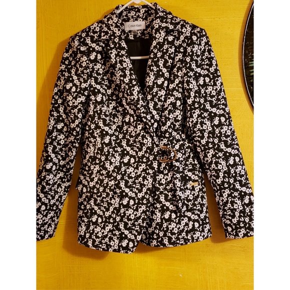 Calvin Klein Jackets & Blazers - CALVIN KLEIN FLORAL BLAZER 🆕